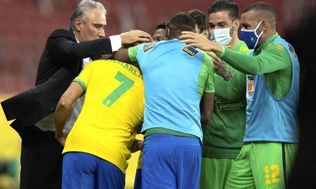 Tite e jogadores do Brasil comemoram