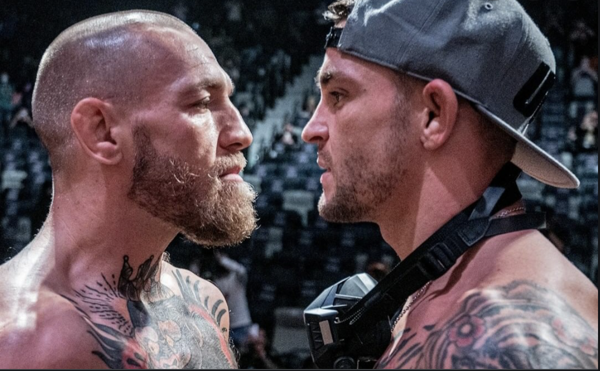 Dustin Poirier e Conor McGregor se encaram antes de revanche no UFC 257