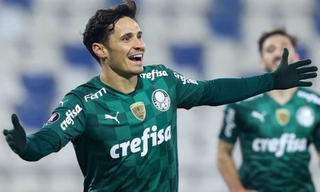 Raphael Veiga, jogador do Palmeiras, comemora gol na Libertadores 2021