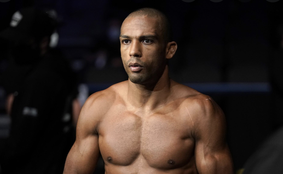 Edson Barboza é lutador peso-pena do UFC