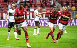 Bruno Henrique comemora gol na vitória do Flamengo sobre o Olimpia pela Libertadores 2021
