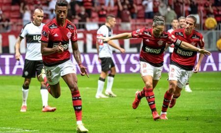 Bruno Henrique comemora gol na vitória do Flamengo sobre o Olimpia pela Libertadores 2021
