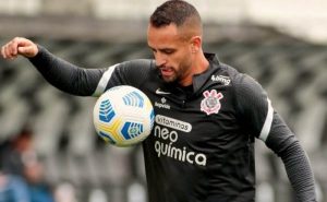 Renato Augusto, meia do Corinthians, treina para sua estreia no Brasileirão 2021