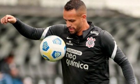 Renato Augusto, meia do Corinthians, treina para sua estreia no Brasileirão 2021