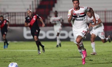 Rigoni em Atlético-GO x São Paulo no primeiro turno do Brasileirão 2021; o Dragão venceu o duelo