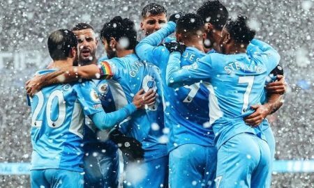 Manchester City joga na neve contra o West Ham na Premier League 2021/2022