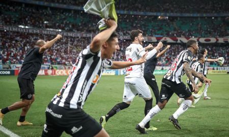 Atlético-MG comemora o título do Brasileirão 2021 após bater o Bahia