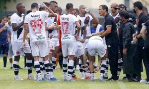 Elenco do Vasco na vitória sobre o Madureira no Carioca 2022