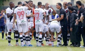 Elenco do Vasco na vitória sobre o Madureira no Carioca 2022