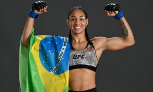 Taila Santos é lutadora peso-mosca do UFC